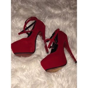 Red Lace Stiletto 👠